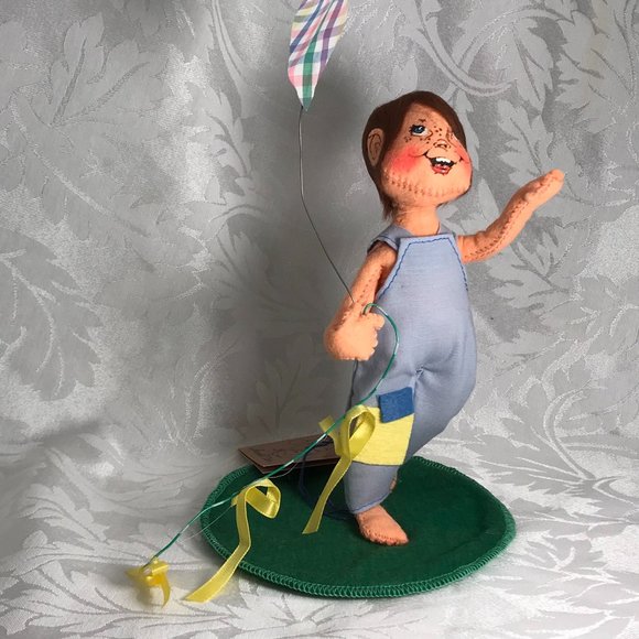 Kid with a Kite - Picture 3 of 5